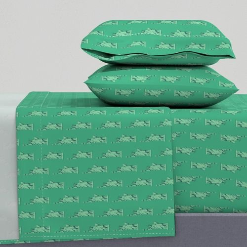 Mini Lady Liberty Statues Repeat in Beguiling Green Decor Collection Home Styling Collection statue of liberty sheet set design